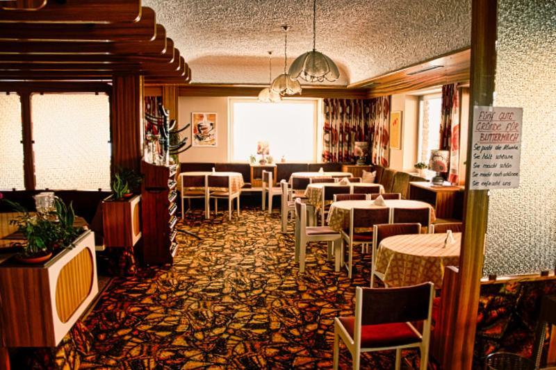 パルチーネス Cafe Rudi Living Bed & Breakfast エクステリア 写真