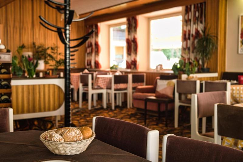 パルチーネス Cafe Rudi Living Bed & Breakfast エクステリア 写真
